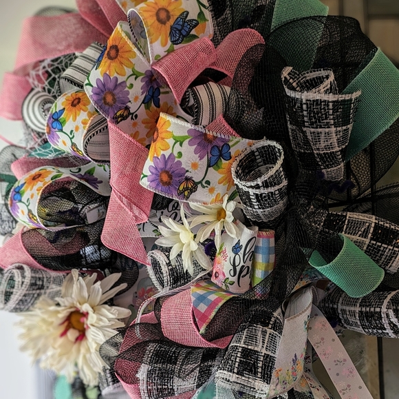 "Welcome Spring" wreath - Picture 11 of 14